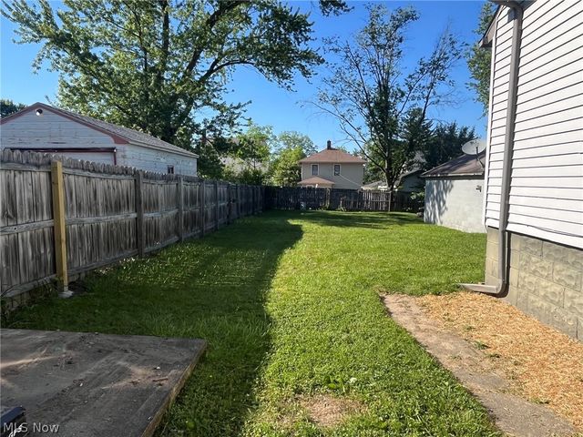 363 Spring Street, Struthers, OH 44471