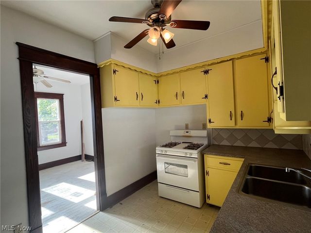 363 Spring Street, Struthers, OH 44471