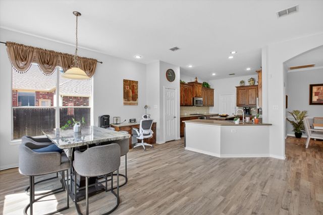 702 Cross Meadow Boulevard, Mansfield, TX 76063