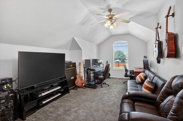 702 Cross Meadow Boulevard, Mansfield, TX 76063