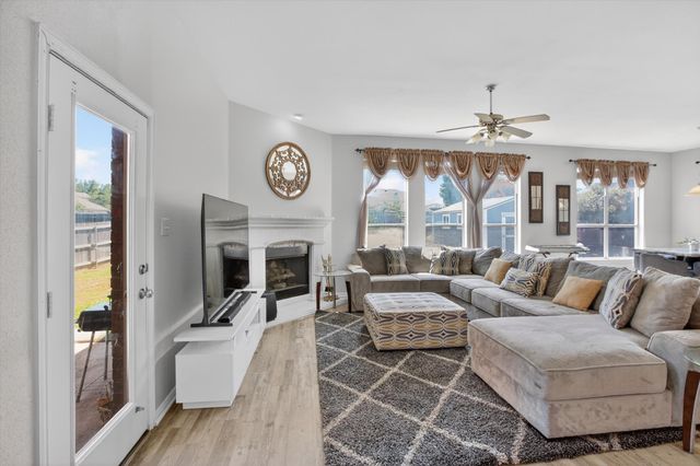 702 Cross Meadow Boulevard, Mansfield, TX 76063