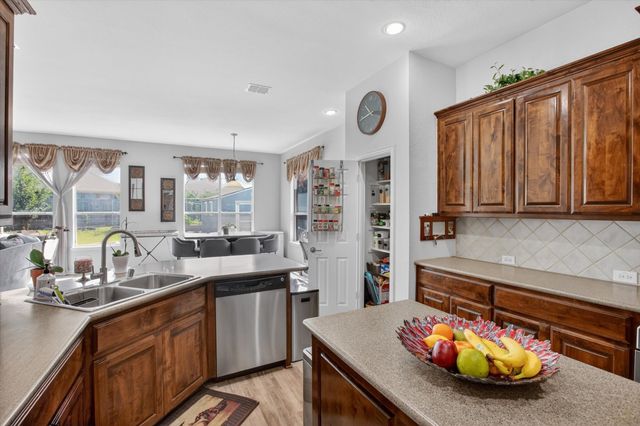 702 Cross Meadow Boulevard, Mansfield, TX 76063