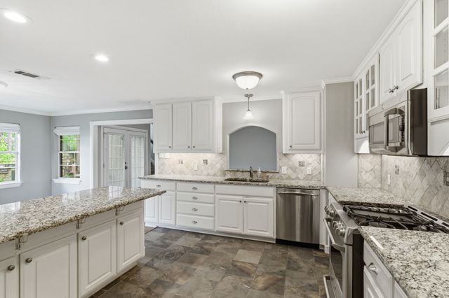 3526 Lakeridge Drive, Grapevine, TX 76051