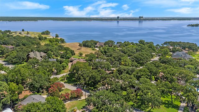 3526 Lakeridge Drive, Grapevine, TX 76051