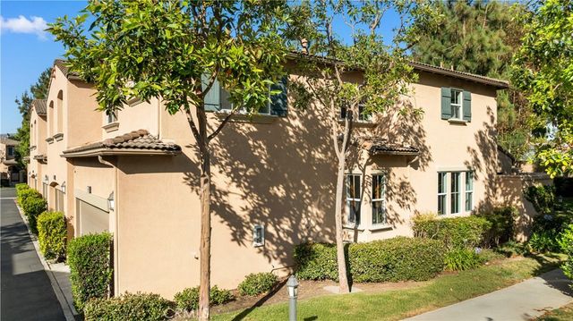 40 Trailing Vine, Irvine, CA 92602