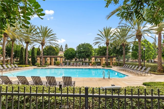 40 Trailing Vine, Irvine, CA 92602