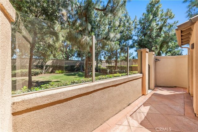 40 Trailing Vine, Irvine, CA 92602
