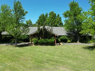 2001 Woodhill Road, Edmond, OK 73025
