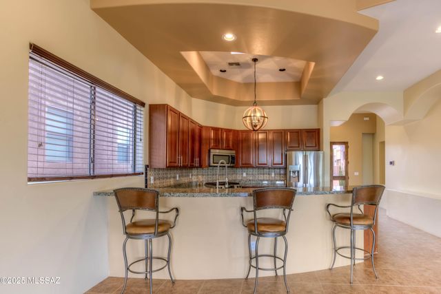11451 N Moon Ranch Place, Marana, AZ 85658