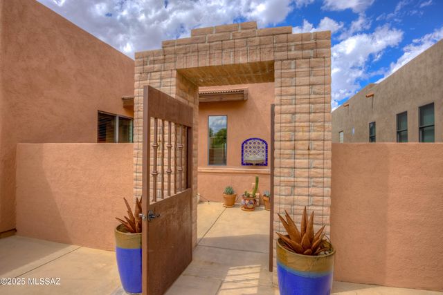 11451 N Moon Ranch Place, Marana, AZ 85658