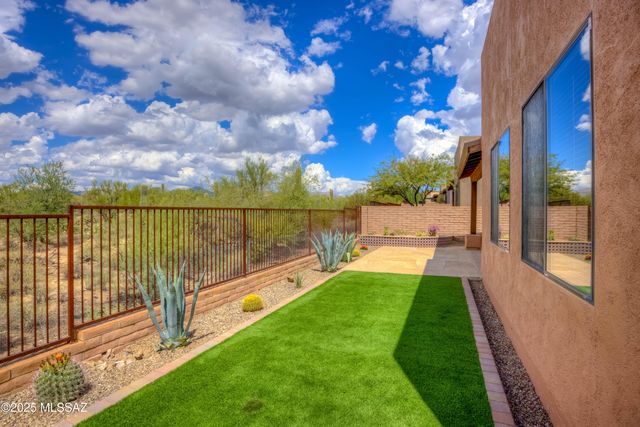 11451 N Moon Ranch Place, Marana, AZ 85658