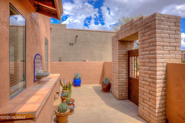 11451 N Moon Ranch Place, Marana, AZ 85658