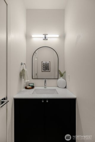 2103 SW Genesee Street, Seattle, WA 98106