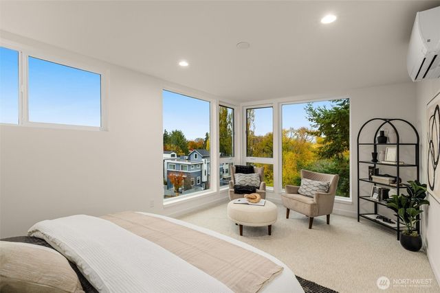 2103 SW Genesee Street, Seattle, WA 98106