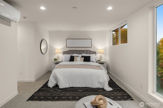 2103 SW Genesee Street, Seattle, WA 98106