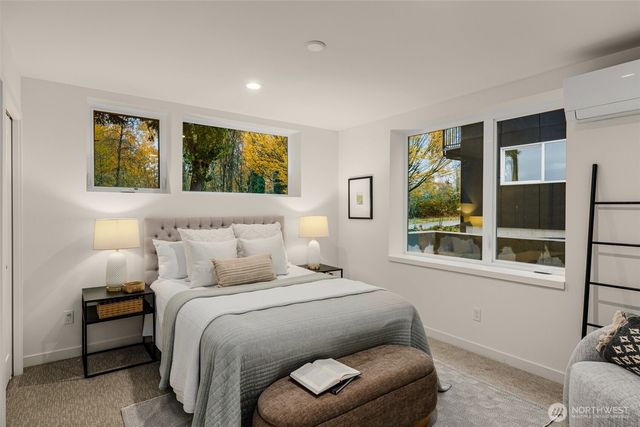 2103 SW Genesee Street, Seattle, WA 98106