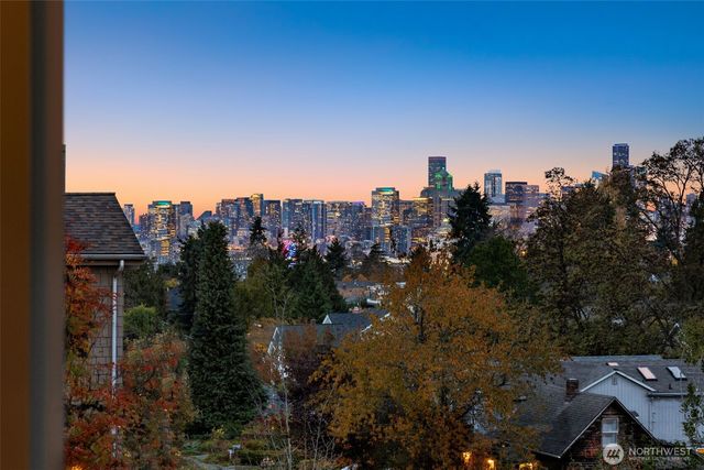 2103 SW Genesee Street, Seattle, WA 98106