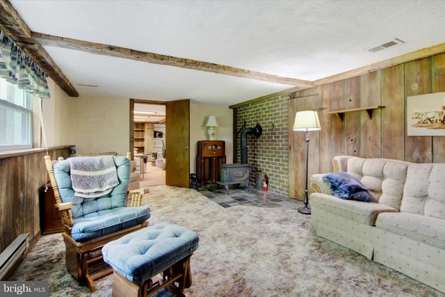 1405 EQUESTRIAN DR, Dover, PA 17315