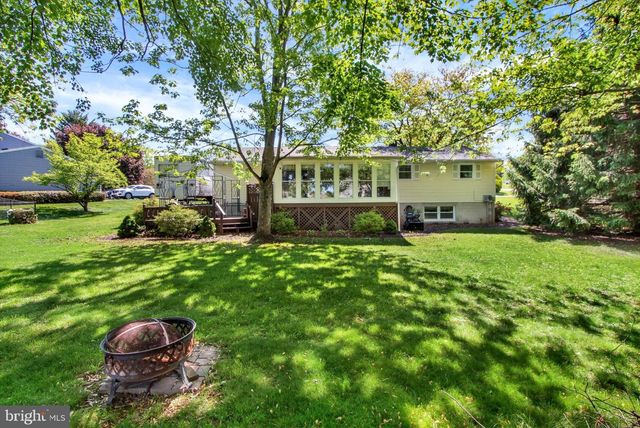 1405 EQUESTRIAN DR, Dover, PA 17315
