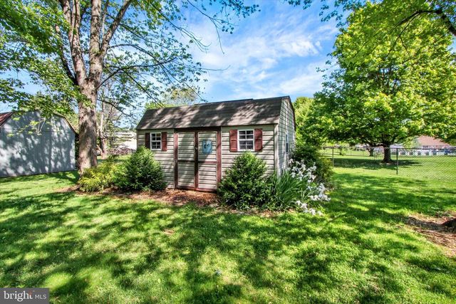 1405 EQUESTRIAN DR, Dover, PA 17315