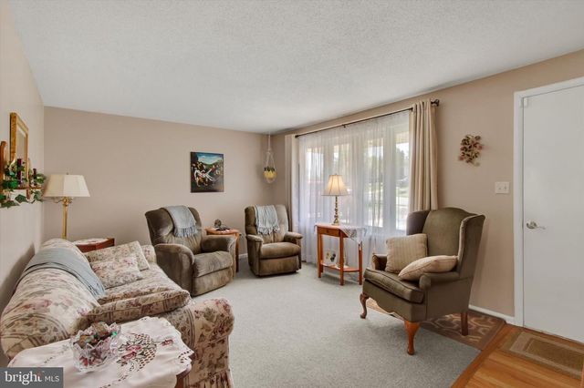 1405 EQUESTRIAN DR, Dover, PA 17315