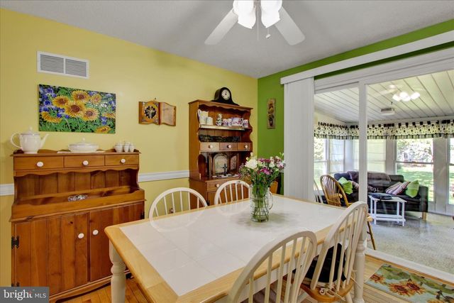 1405 EQUESTRIAN DR, Dover, PA 17315