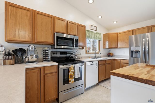 4325 TITAN DR, Rapid City, SD 57701
