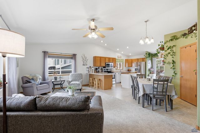 4325 TITAN DR, Rapid City, SD 57701