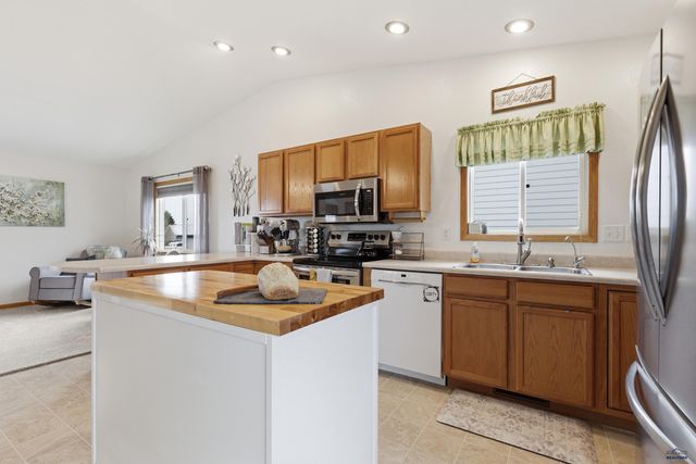 4325 TITAN DR, Rapid City, SD 57701