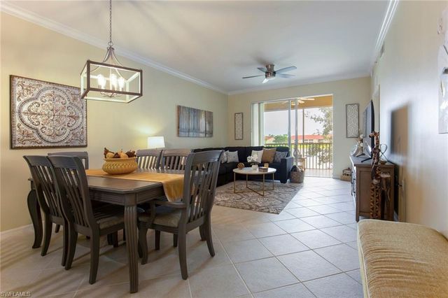 2730 Cypress Trace CIR # 2826, Naples, FL 34119