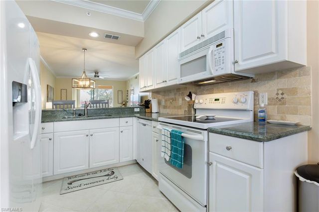 2730 Cypress Trace CIR # 2826, Naples, FL 34119