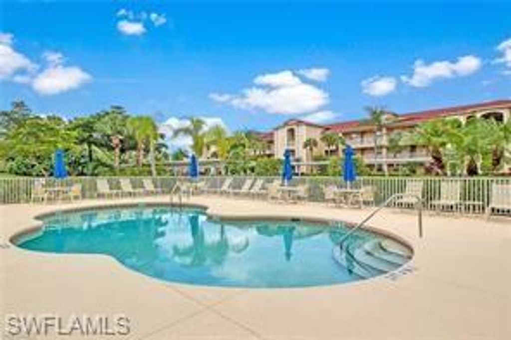 2730 Cypress Trace CIR # 2826, Naples, FL 34119