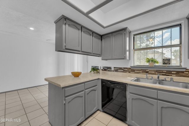 2908 GULL LAKE Place, El Paso, TX 79936