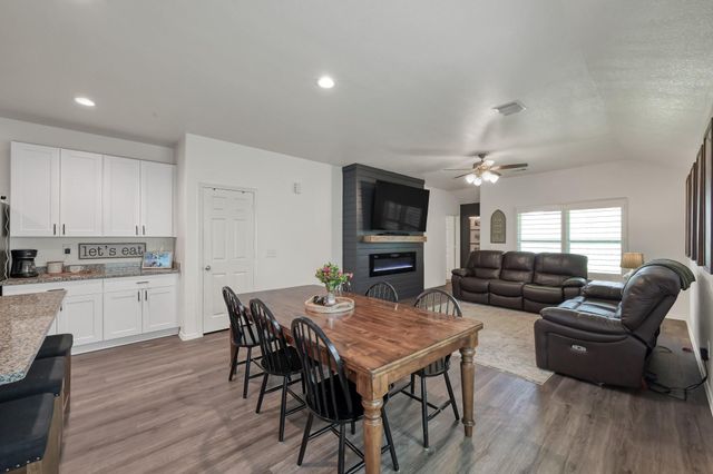 1887 Brushy Cedar Drive, Conroe, TX 77301