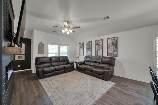 1887 Brushy Cedar Drive, Conroe, TX 77301