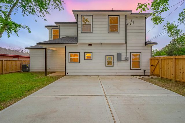 9005 Hilda Street, Houston, TX 77033