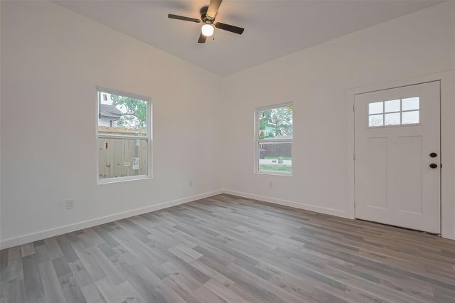 9005 Hilda Street, Houston, TX 77033