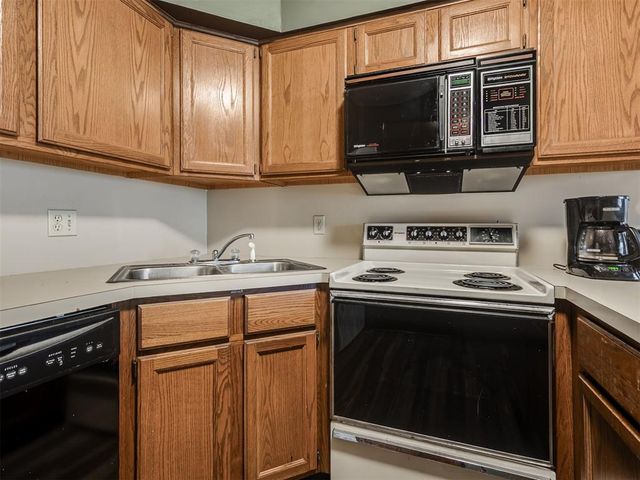 4400 N Hemingway Drive 239, Oklahoma City, OK 73118
