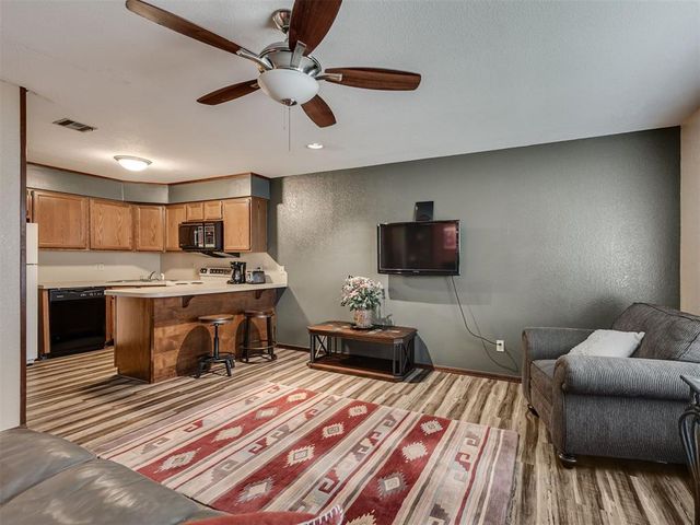 4400 N Hemingway Drive 239, Oklahoma City, OK 73118