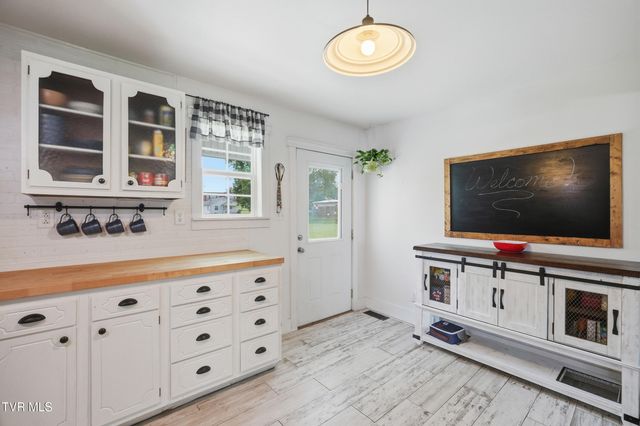 1010 Sharondale Avenue, Kingsport, TN 37660