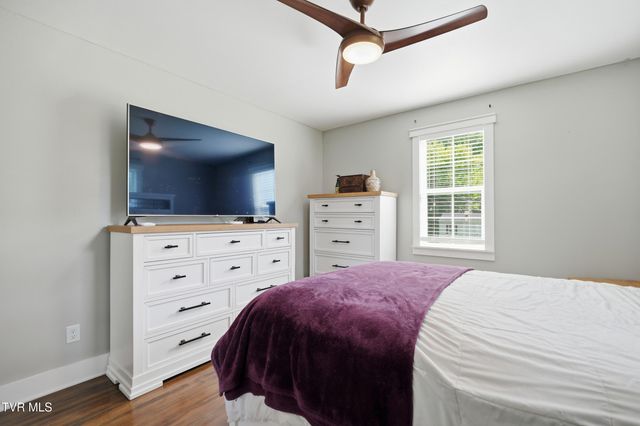 1010 Sharondale Avenue, Kingsport, TN 37660