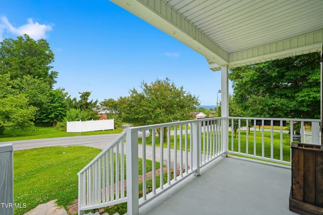 1010 Sharondale Avenue, Kingsport, TN 37660