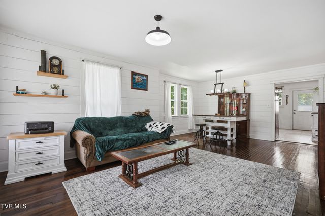 1010 Sharondale Avenue, Kingsport, TN 37660