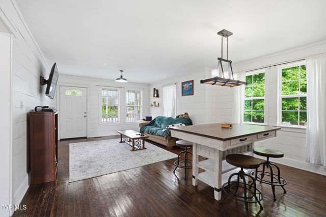 1010 Sharondale Avenue, Kingsport, TN 37660