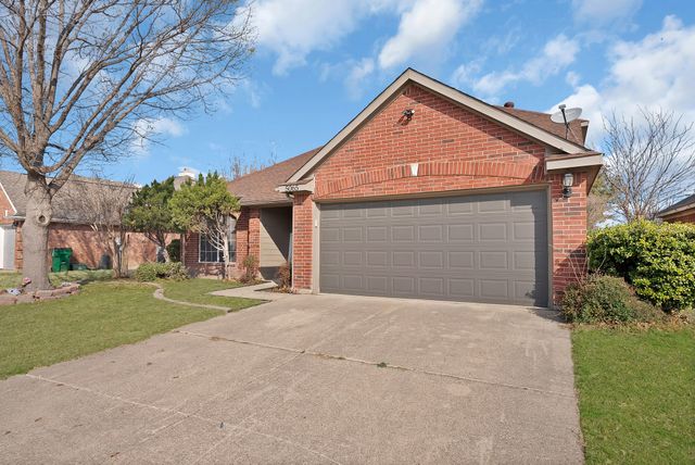 5065 Blanco Drive, Haltom City, TX 76137