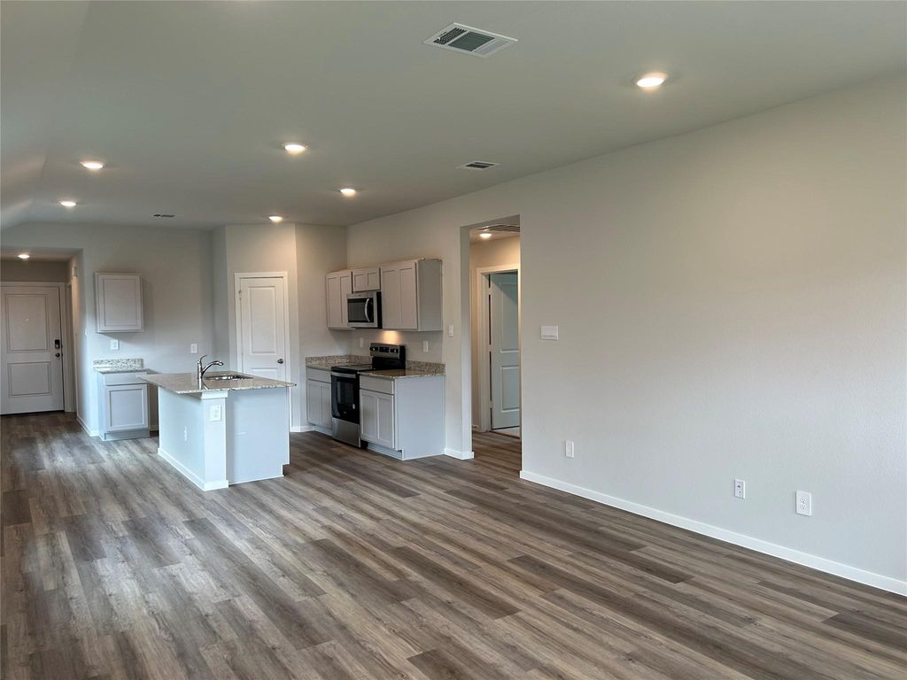 310 Pickel DR, Rockdale, TX 76567