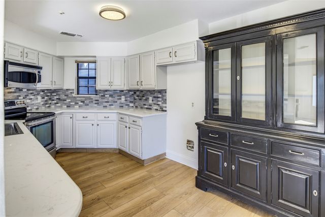 404 Santa Fe Trail 53, Irving, TX 75063