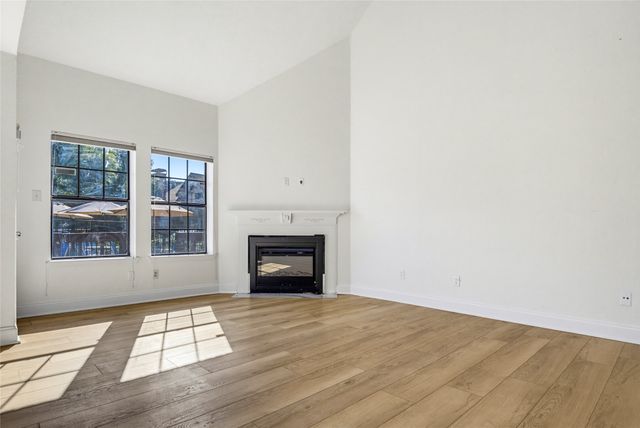 404 Santa Fe Trail 53, Irving, TX 75063