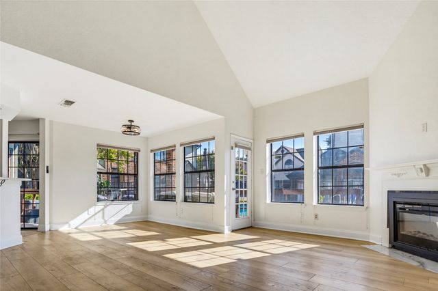 404 Santa Fe Trail 53, Irving, TX 75063