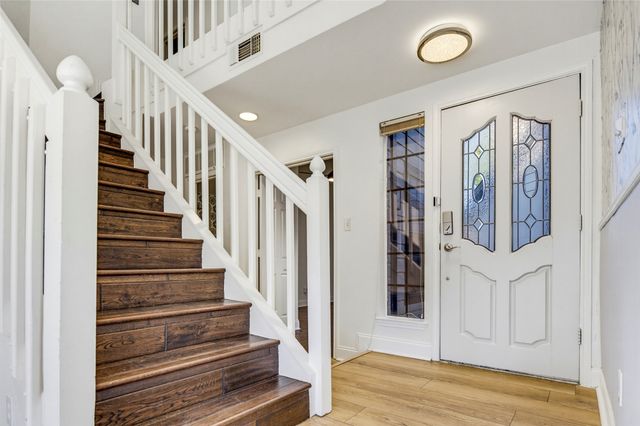 404 Santa Fe Trail 53, Irving, TX 75063